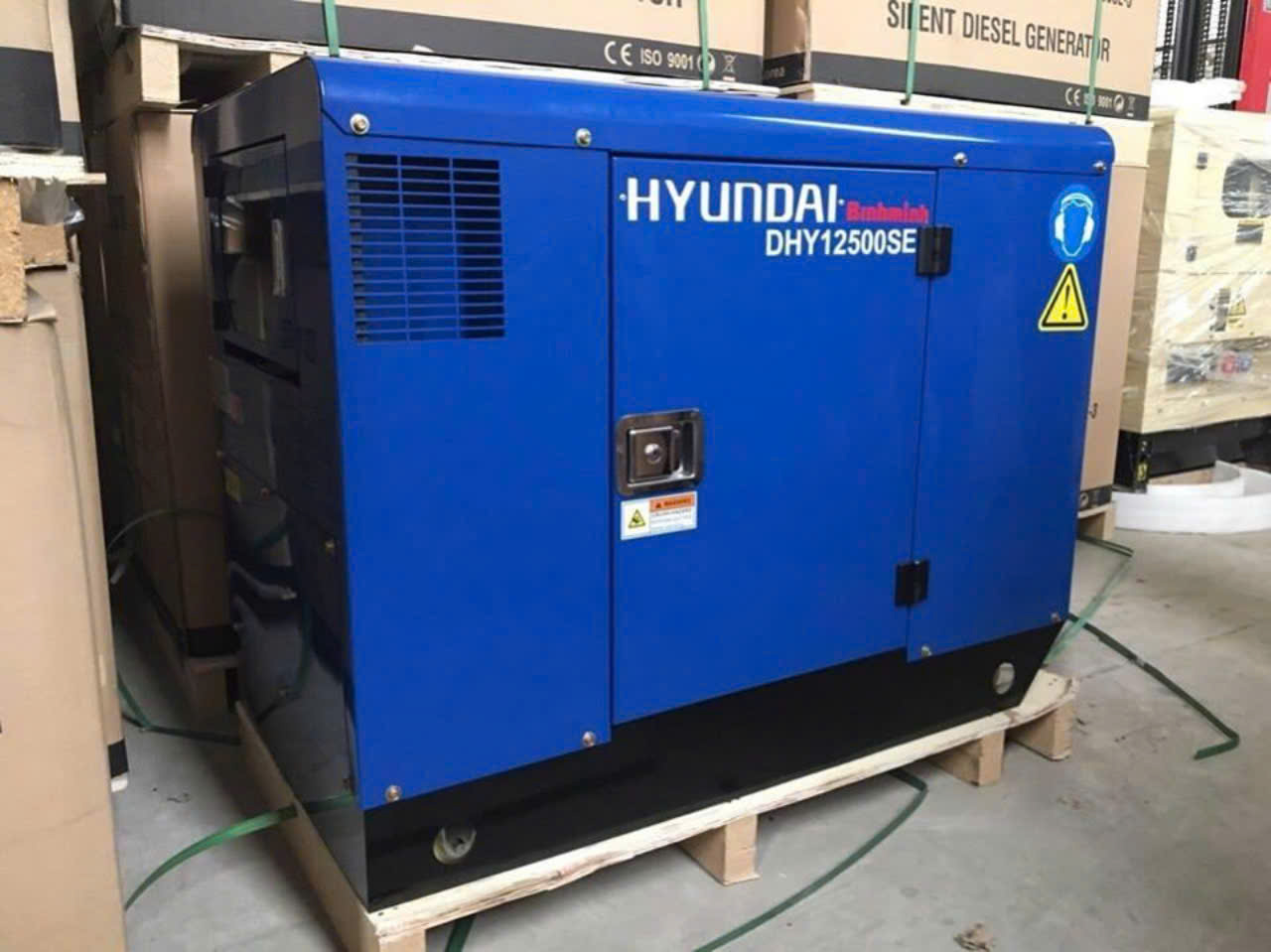 Máy phát điện Hyundai 10kw chạy dầu tại Quảng Ngãi